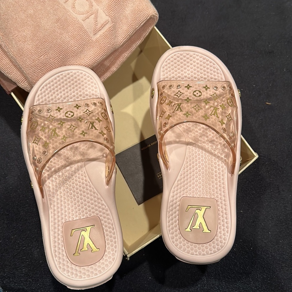 Authentic Louis Vuitton spa slip ons - Picture 4 of 8